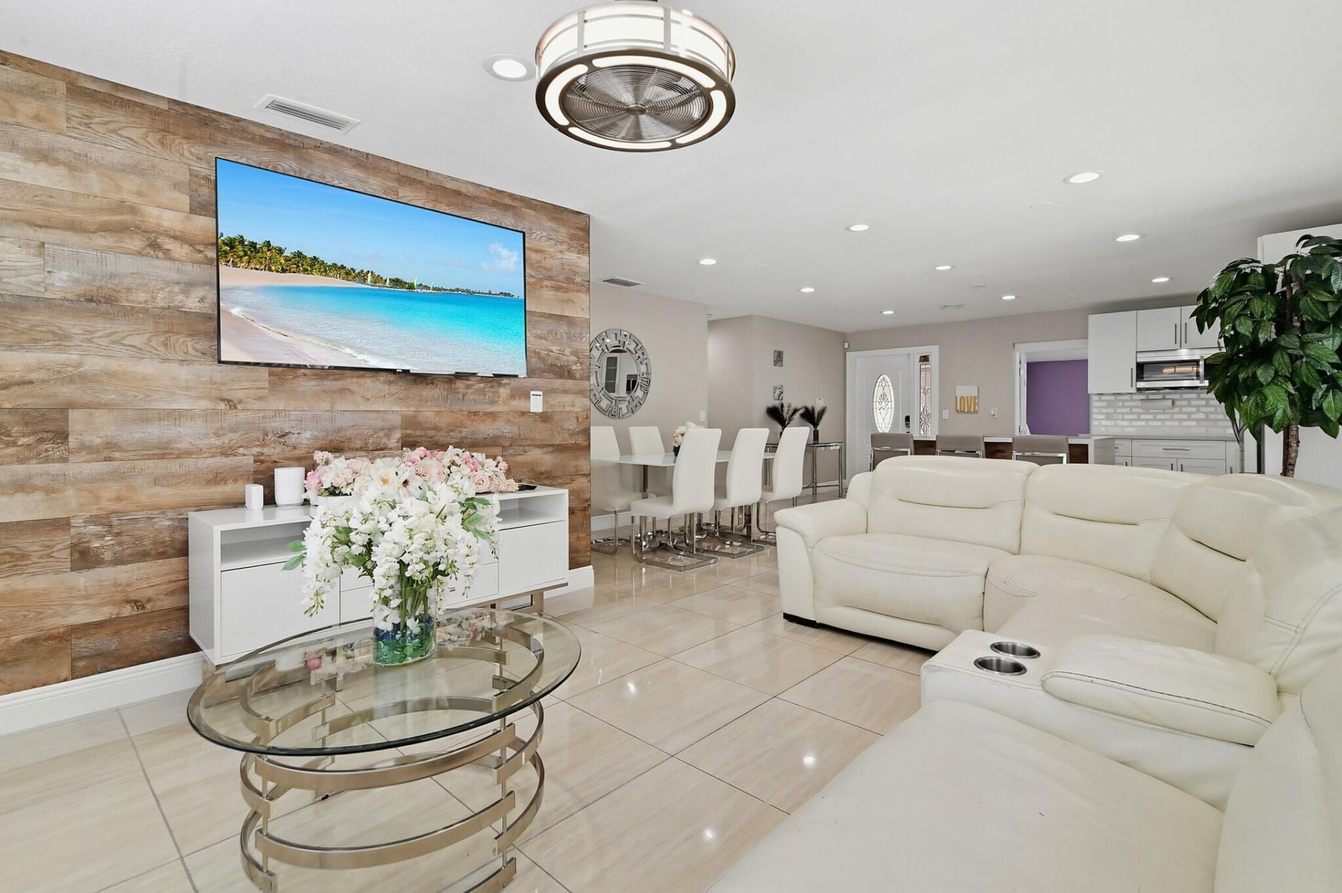 124 Davis Road, Palm Springs, FL 33461 Photo