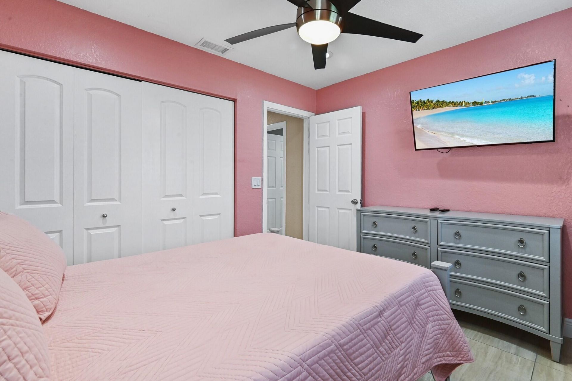 124 Davis Road, Palm Springs, FL 33461 Photo