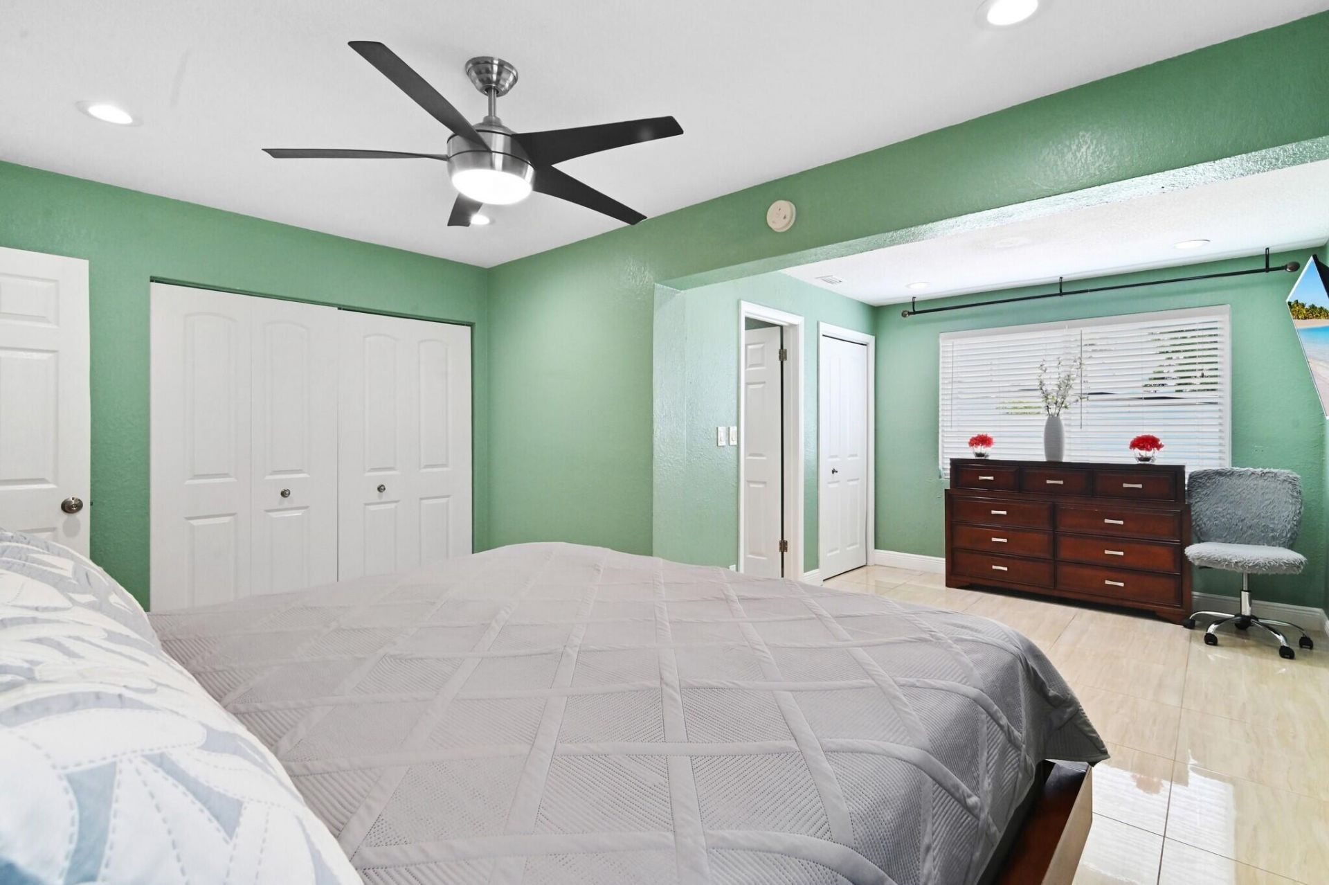 124 Davis Road, Palm Springs, FL 33461 Photo