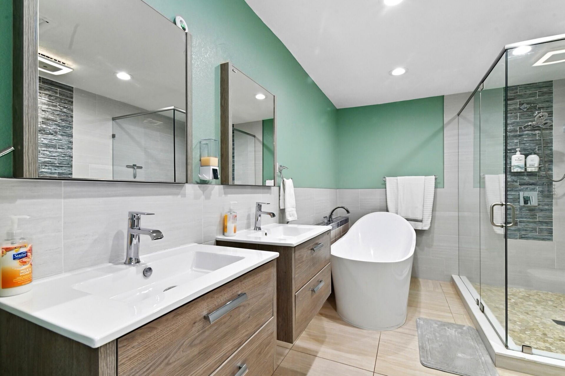 124 Davis Road, Palm Springs, FL 33461 Photo