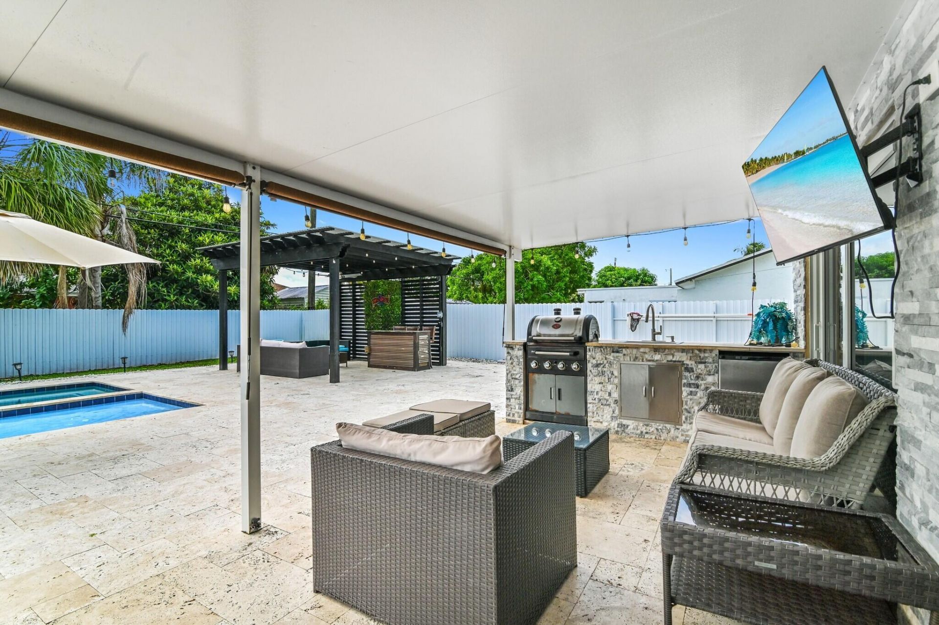 124 Davis Road, Palm Springs, FL 33461 Photo