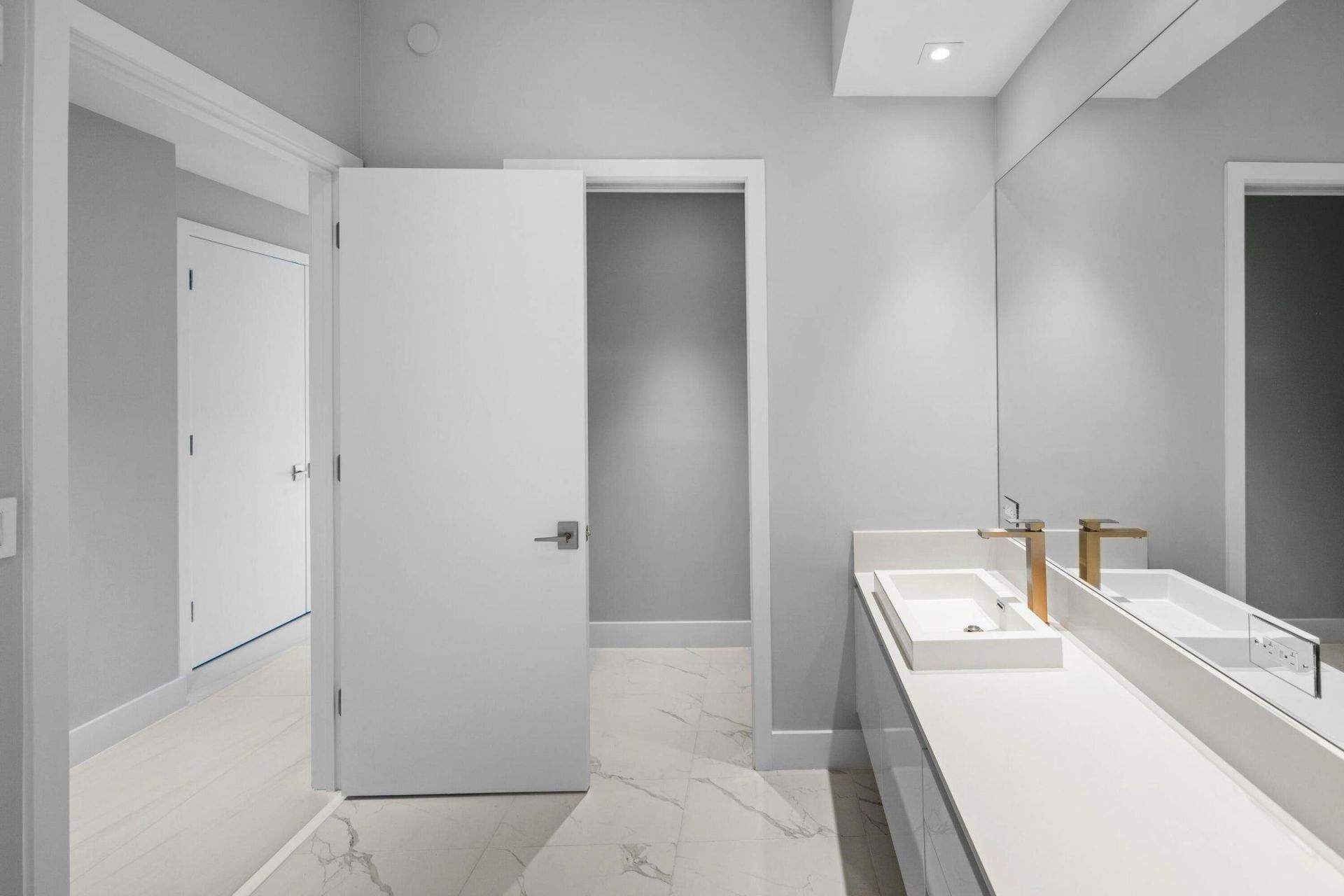 3100 N Ocean Drive, Unit H-1708, Singer Island, FL 33404 Photo