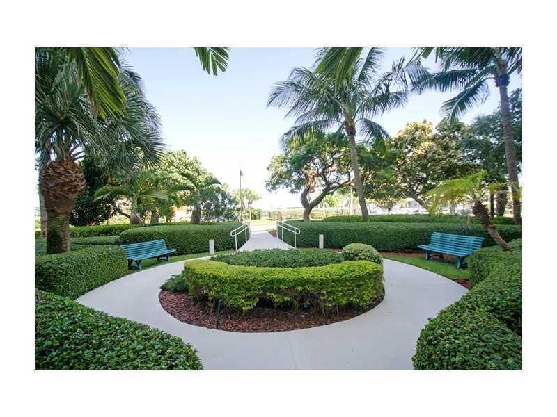 333 NE 21st Avenue, Unit 1422, Deerfield Beach, FL 33441 Photo