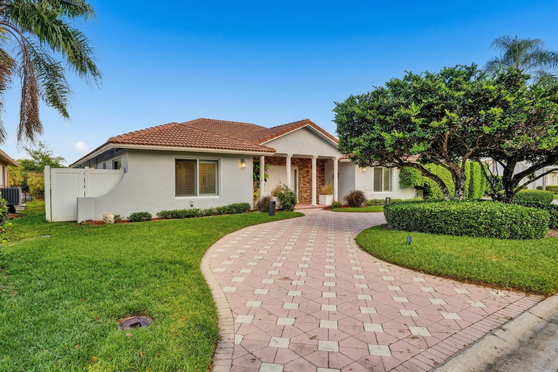 5841 Bayview Drive, Fort Lauderdale, FL 33308 Photo