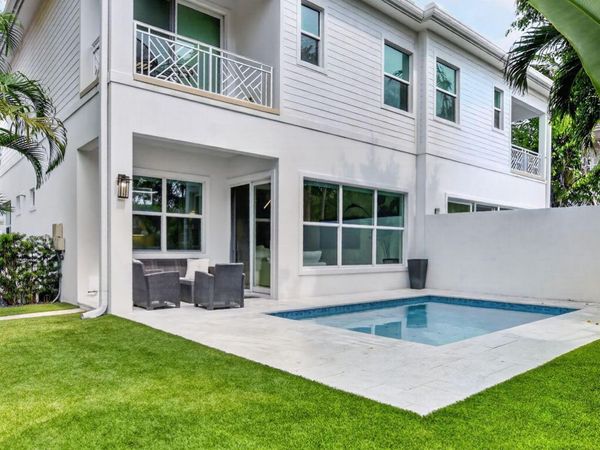 500 NE Wavecrest Way, Boca Raton, FL 33432