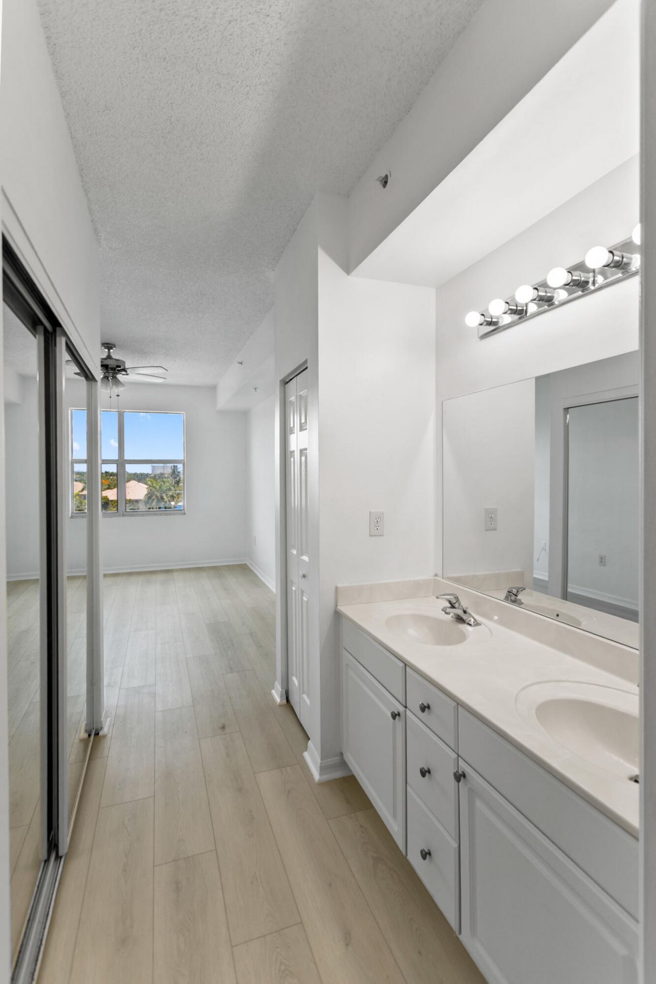 27 Royal Palm Way, Unit 503, Boca Raton, FL 33432 Photo