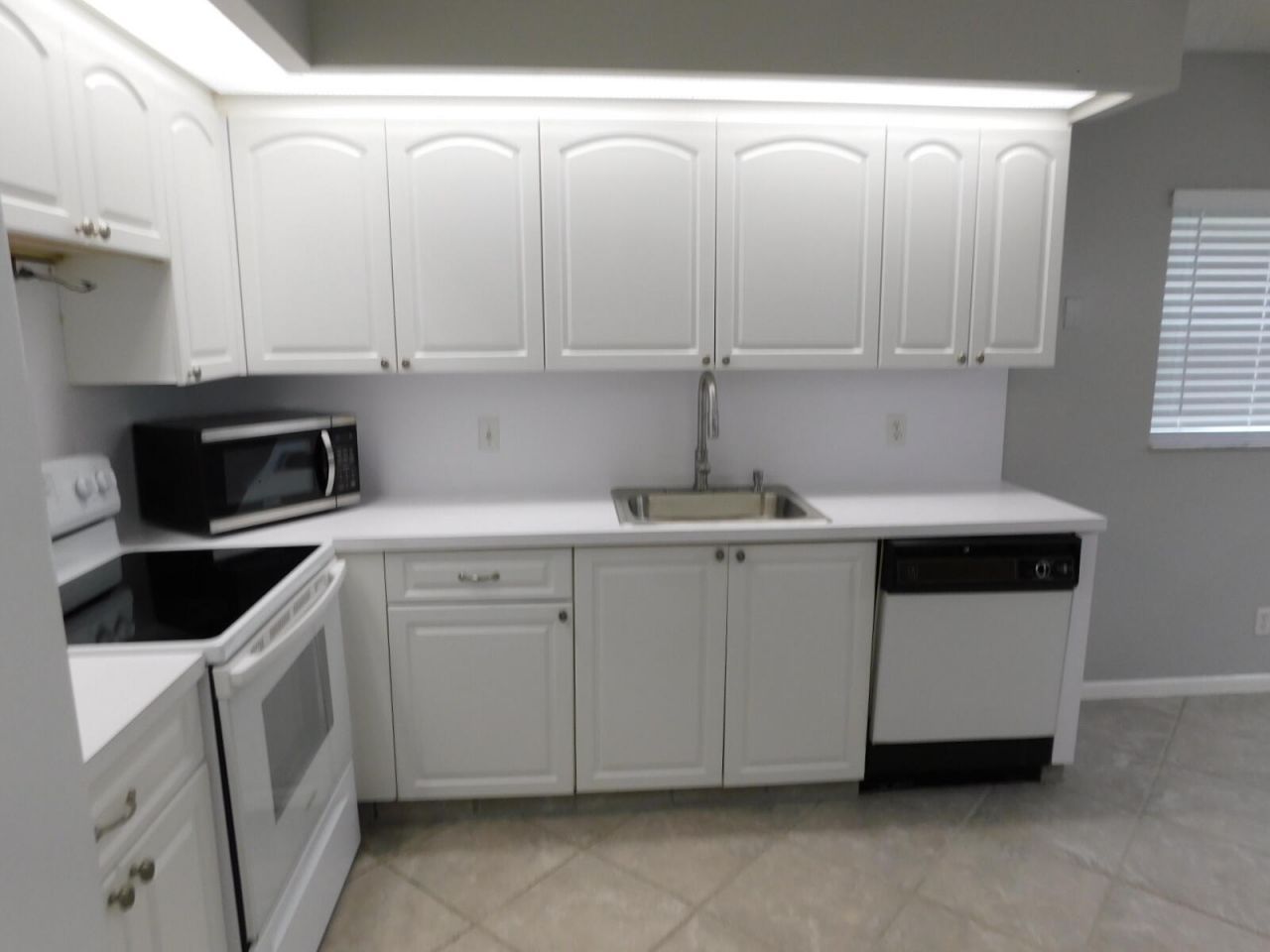 12800 SW 7th Court, Unit 115, Pembroke Pines, FL 33027 Photo