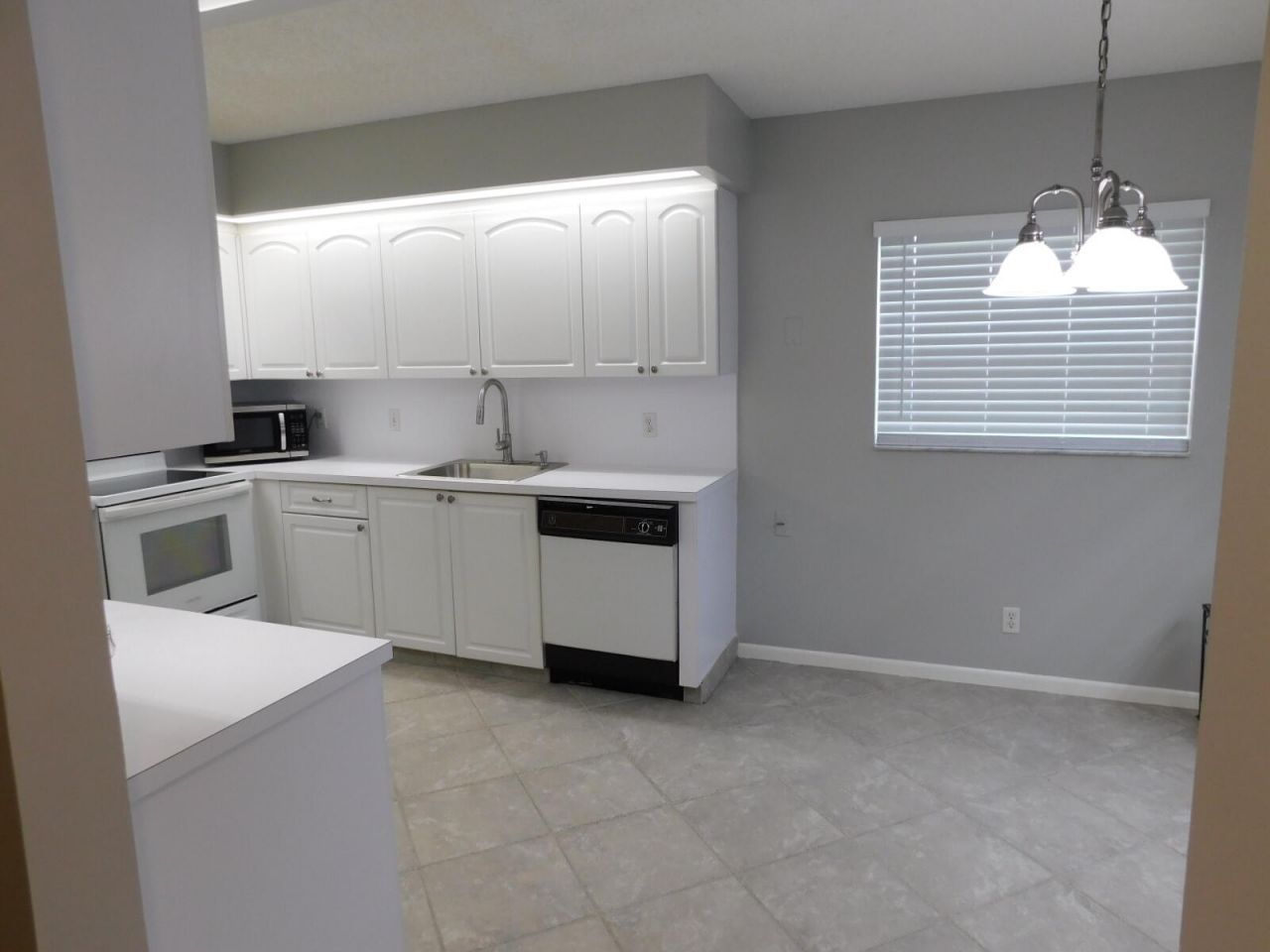 12800 SW 7th Court, Unit 115, Pembroke Pines, FL 33027 Photo