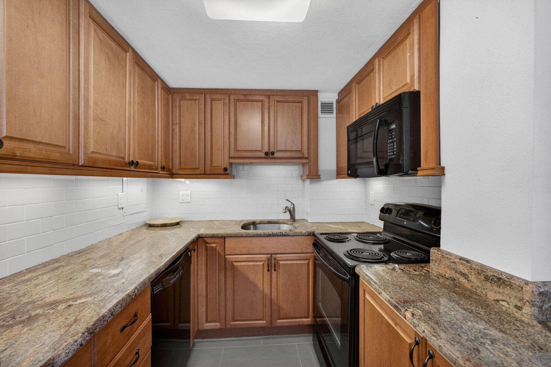 2800 N Flagler Drive, Unit 202, West Palm Beach, FL 33407 Photo