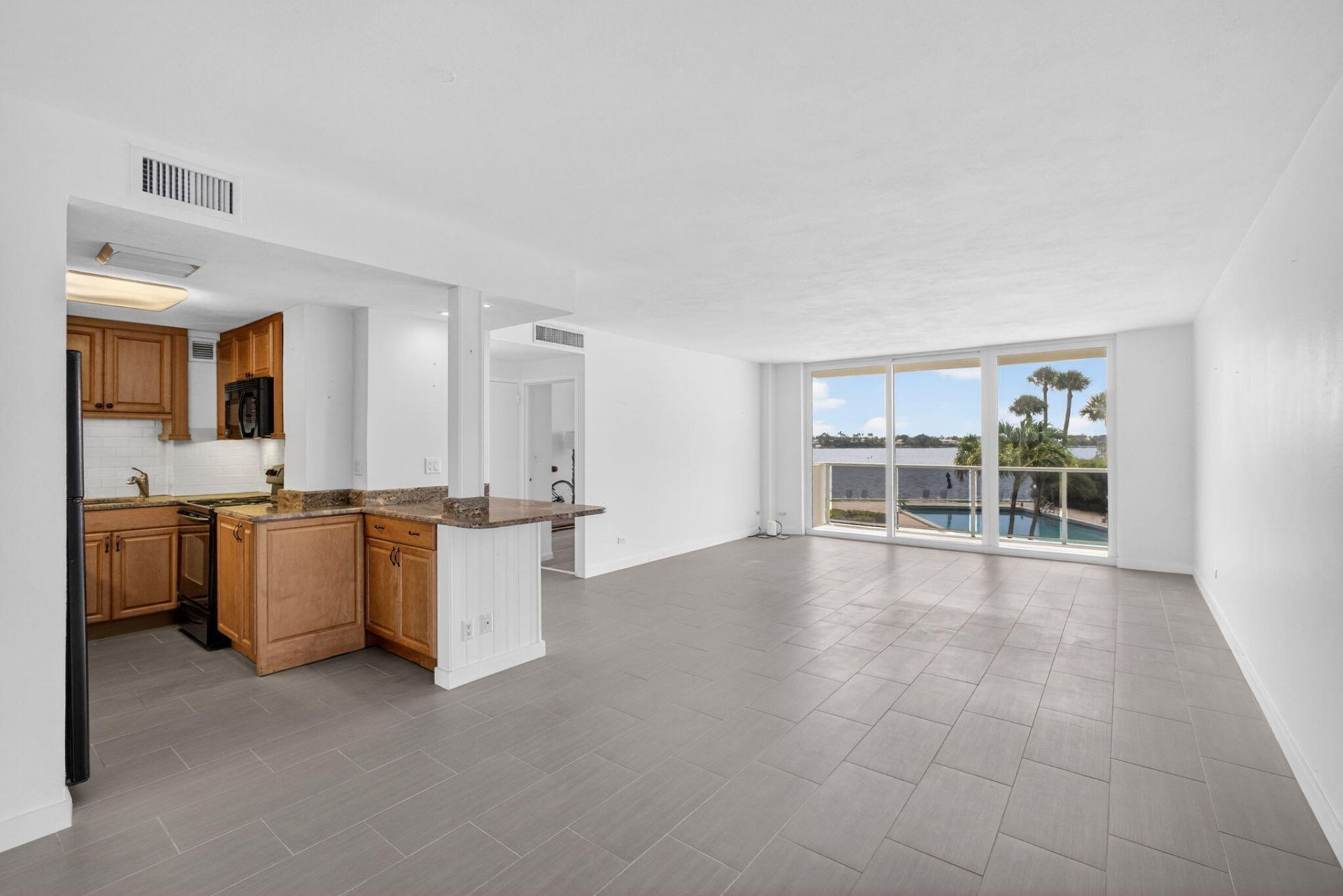 2800 N Flagler Drive, Unit 202, West Palm Beach, FL 33407 Photo