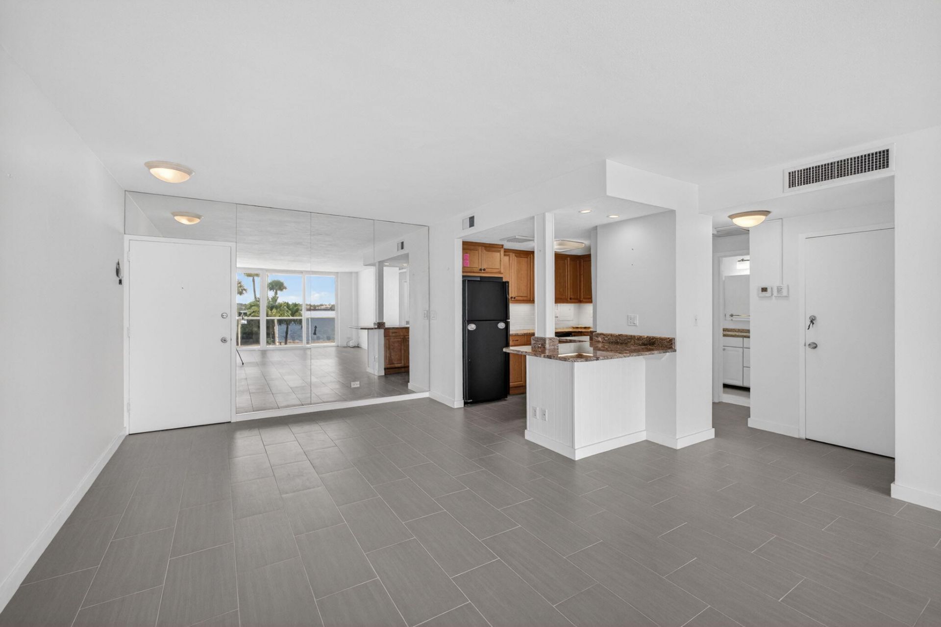 2800 N Flagler Drive, Unit 202, West Palm Beach, FL 33407 Photo