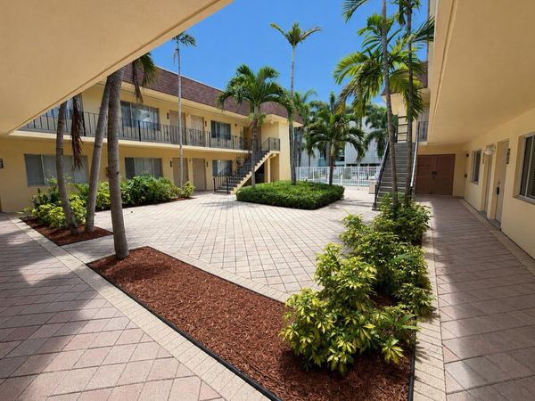 515 S Sequoia Drive, Unit 111, West Palm Beach, FL 33409
