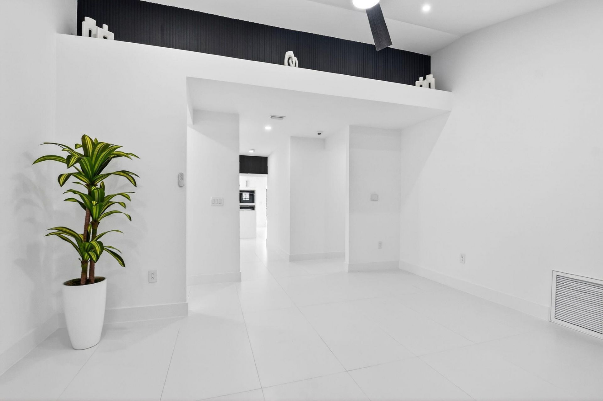 1410 N Beta Ct Court N, Lake Clarke Shores, FL 33406 Photo