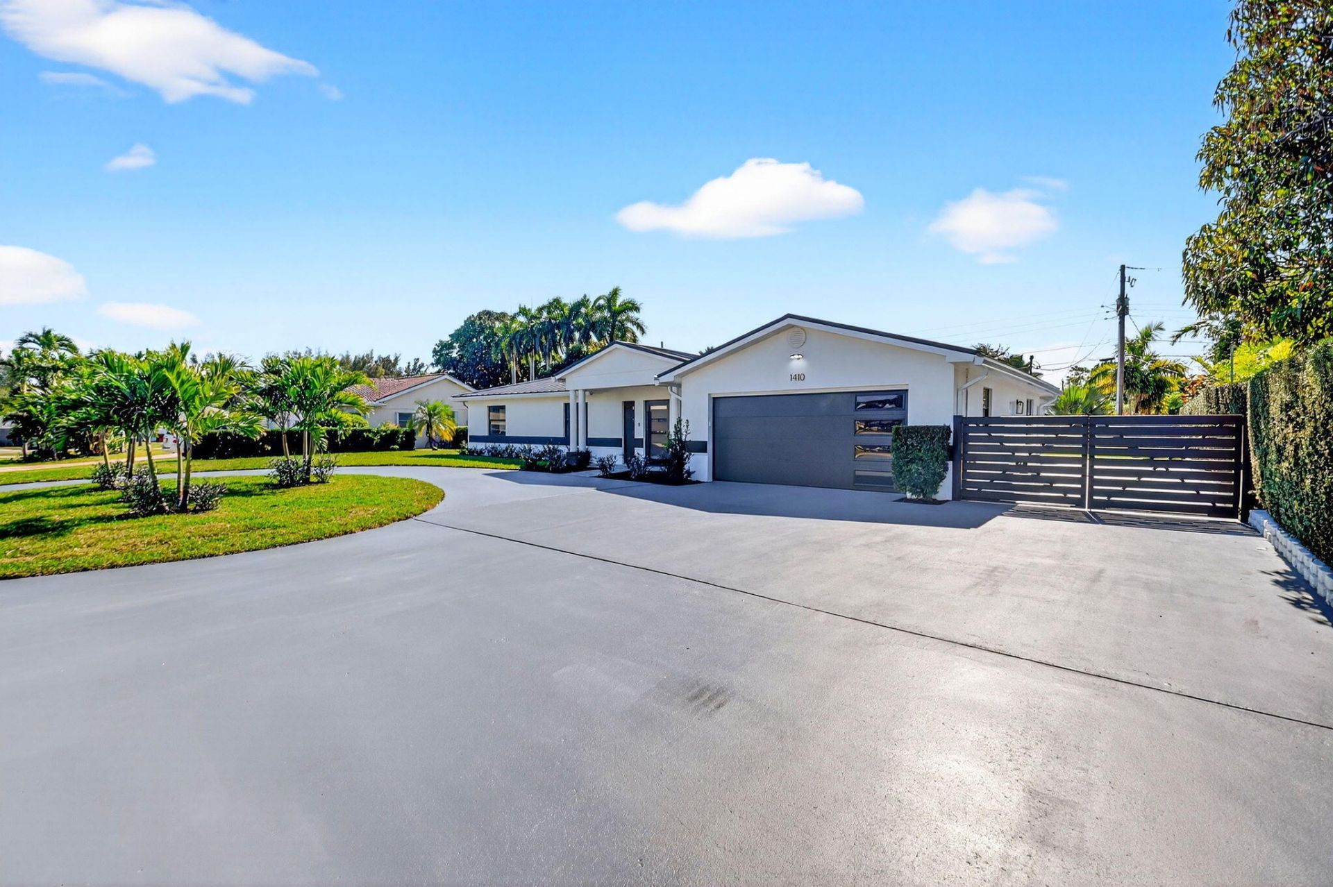 1410 N Beta Ct Court N, Lake Clarke Shores, FL 33406 Photo