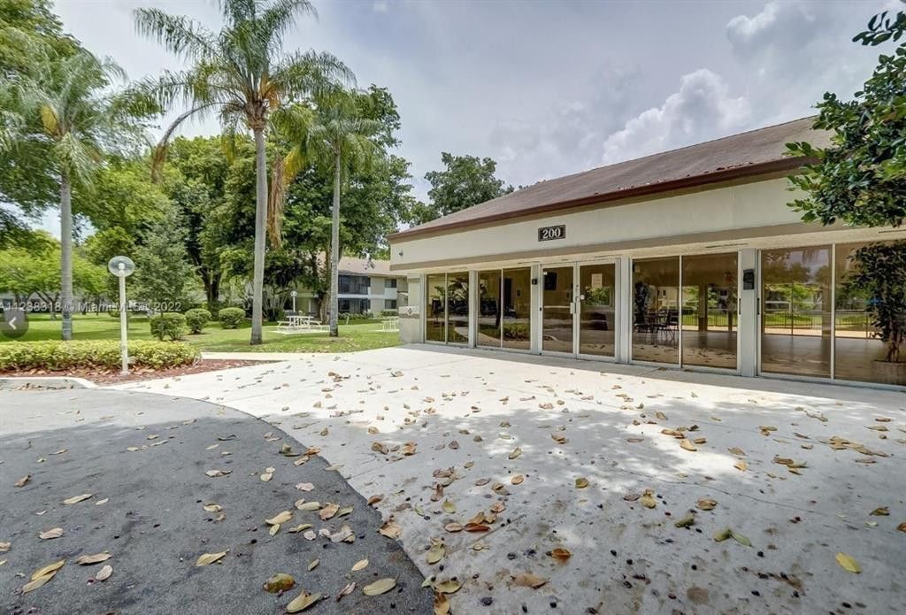 606 Gardens Drive, Pompano Beach, FL 33069 Photo