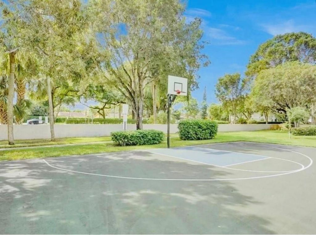606 Gardens Drive, Pompano Beach, FL 33069 Photo