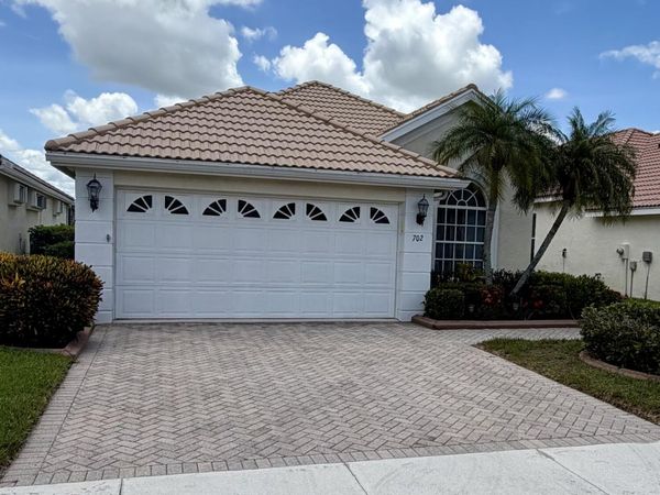 702 SW Aruba, Port St. Lucie, FL 34986