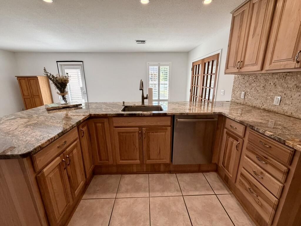 147 Sunflower Circle, Royal Palm Beach, FL 33411 Photo
