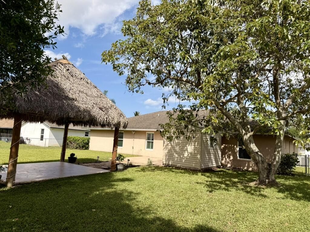 147 Sunflower Circle, Royal Palm Beach, FL 33411 Photo
