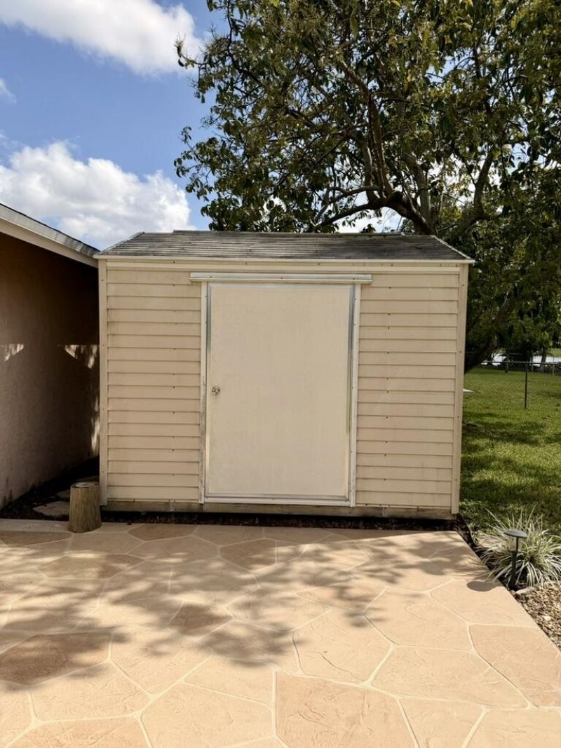147 Sunflower Circle, Royal Palm Beach, FL 33411 Photo