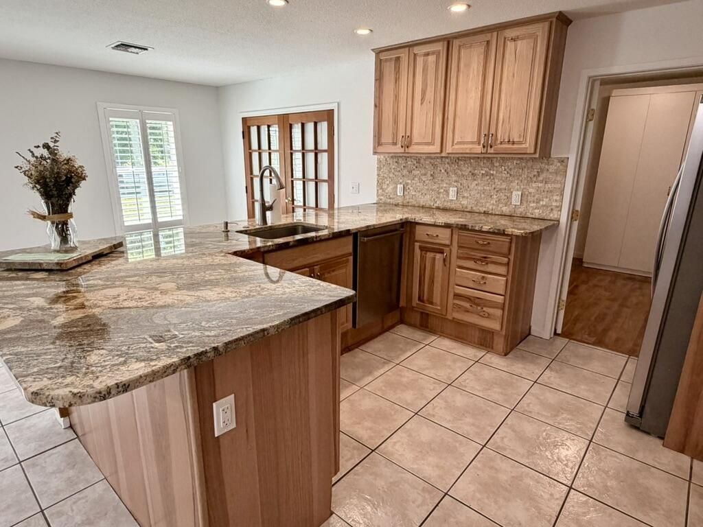 147 Sunflower Circle, Royal Palm Beach, FL 33411 Photo