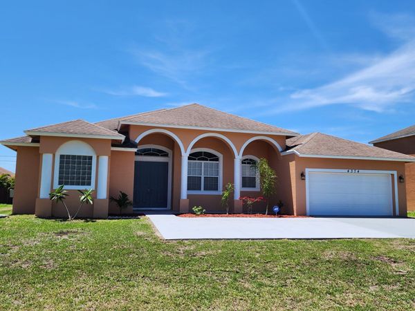 4374 SW Savona Boulevard, Port St. Lucie, FL 34953
