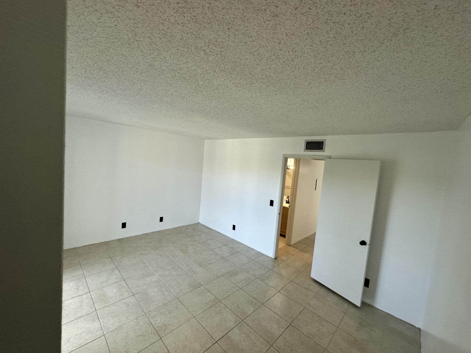 555 Purdy Lane, Unit 306, Palm Springs, FL 33461 Photo