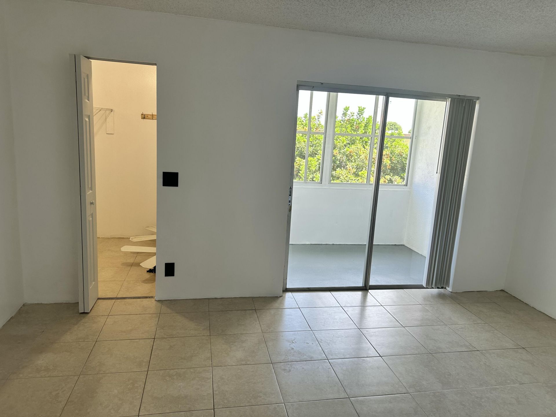 555 Purdy Lane, Unit 306, Palm Springs, FL 33461 Photo