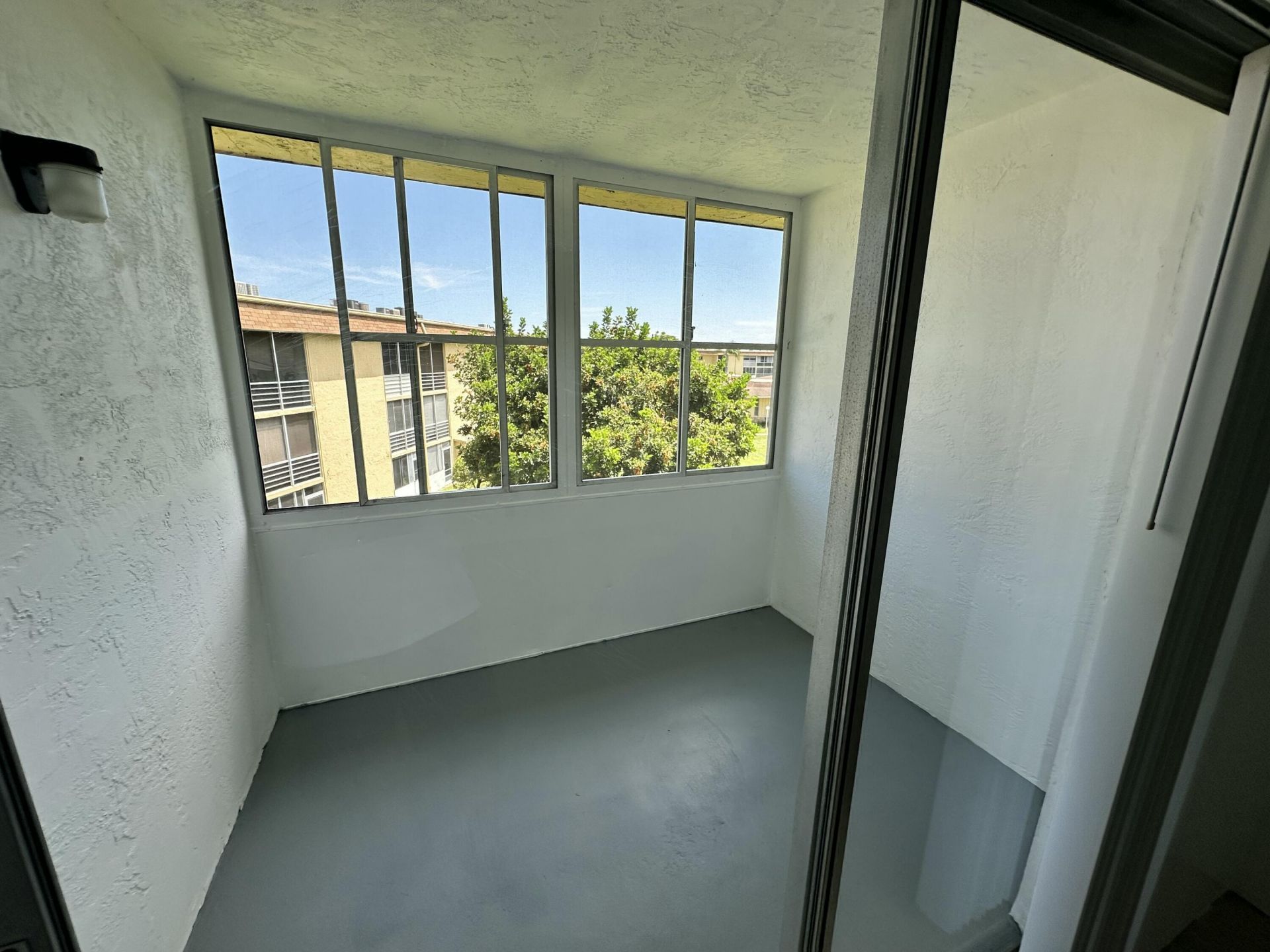 555 Purdy Lane, Unit 306, Palm Springs, FL 33461 Photo