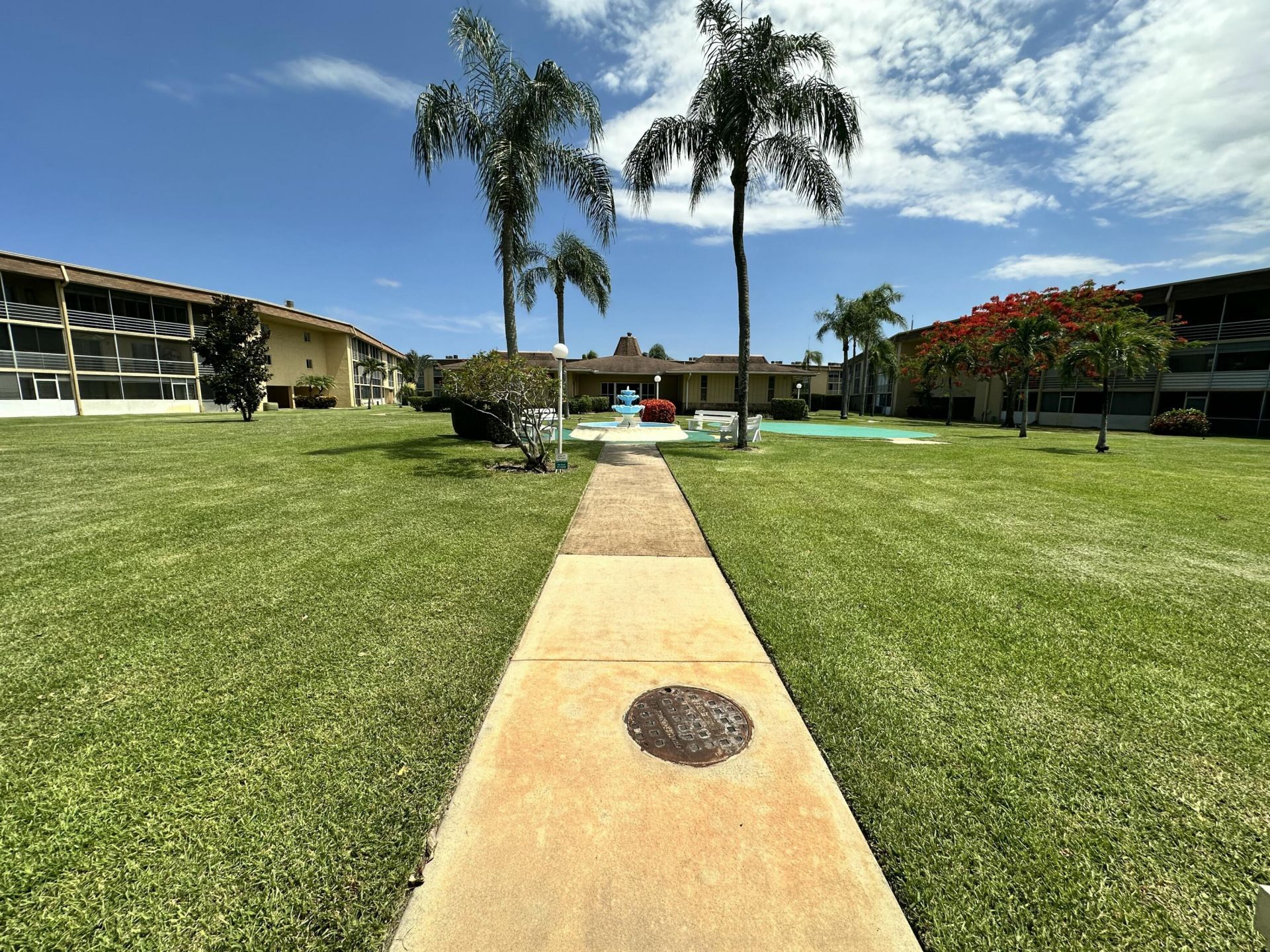 555 Purdy Lane, Unit 306, Palm Springs, FL 33461 Photo