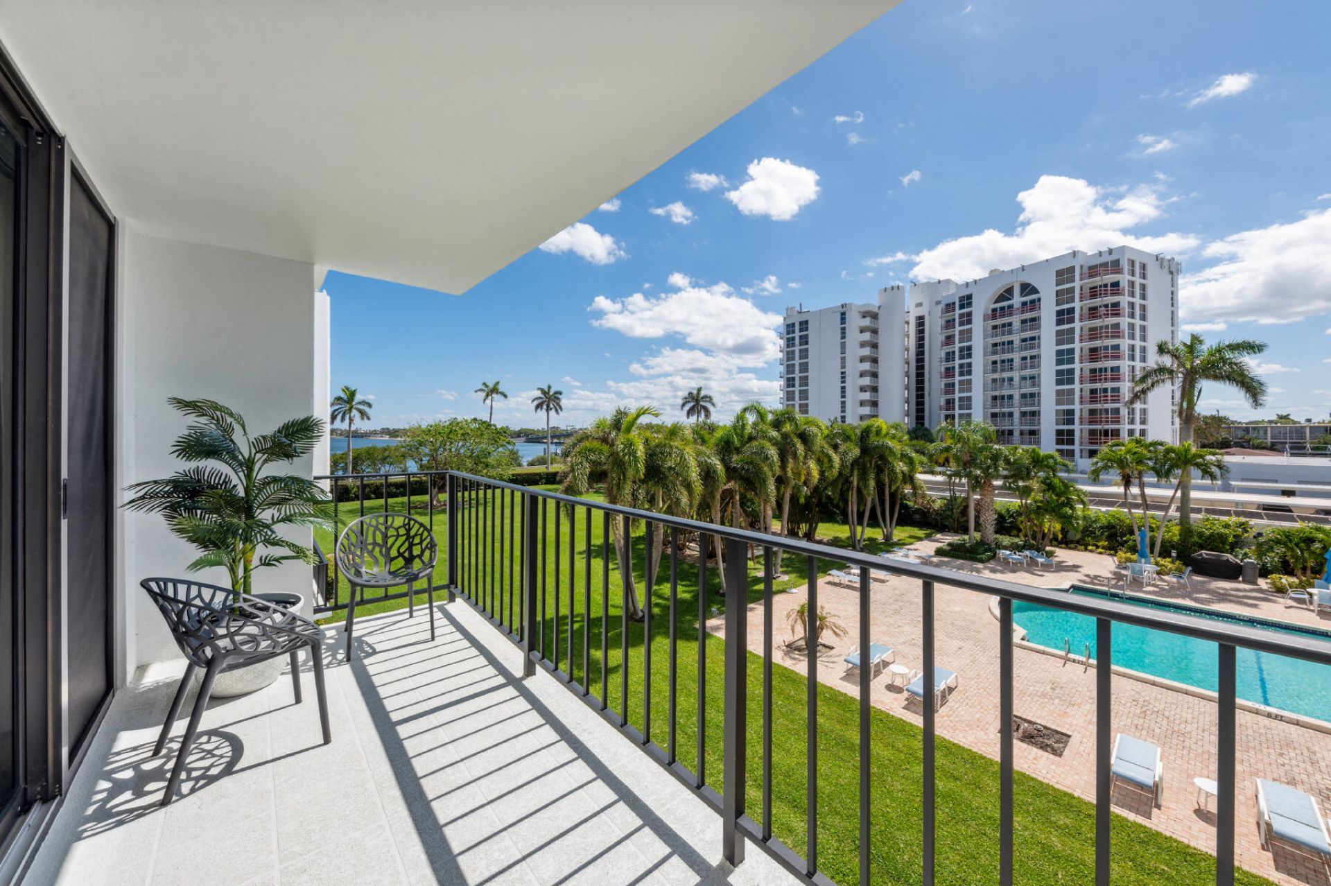 3800 Washington Road, Unit 303, West Palm Beach, FL 33405 Photo