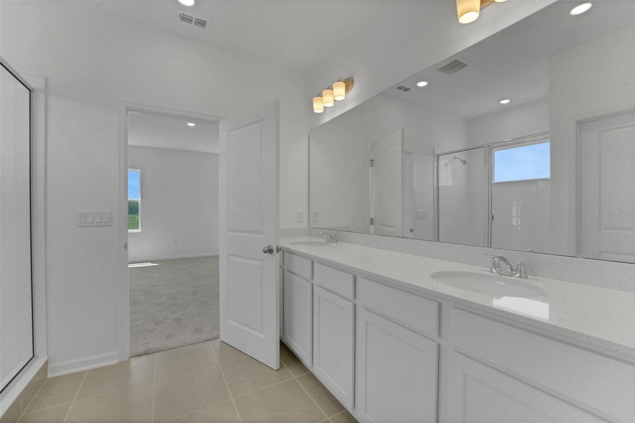 1006 Swamp Chestnut Loop, Lady Lake, FL 32159 Photo
