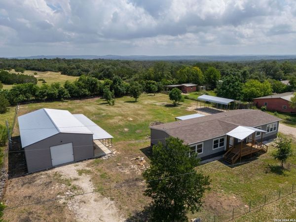 889 RUST RANCH RD, Blanco, TX 78606