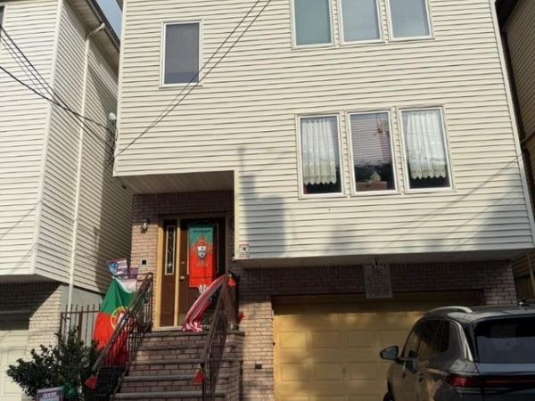 76 Van Buren St, Unit 2, Newark, NJ 07105