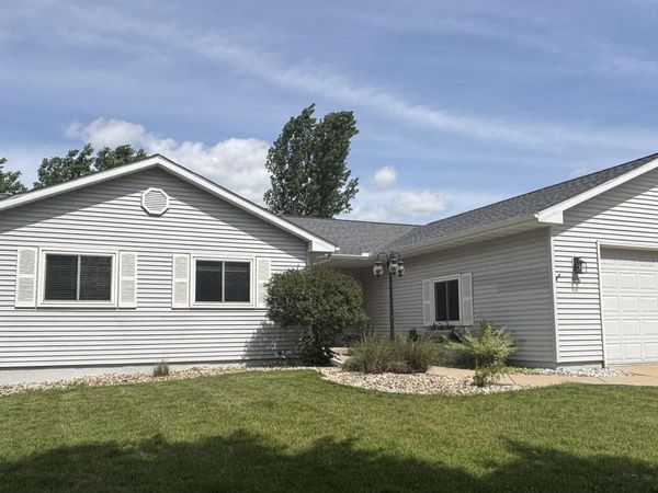 910 Riverview Court, Marshall, WI 53559