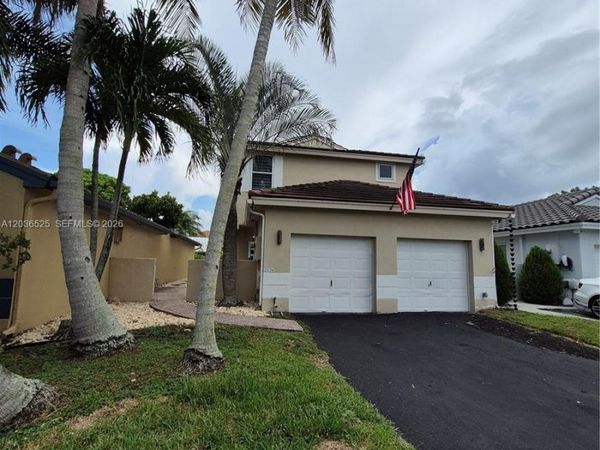 2176 NW 184th Way , Pembroke Pines, FL 33029