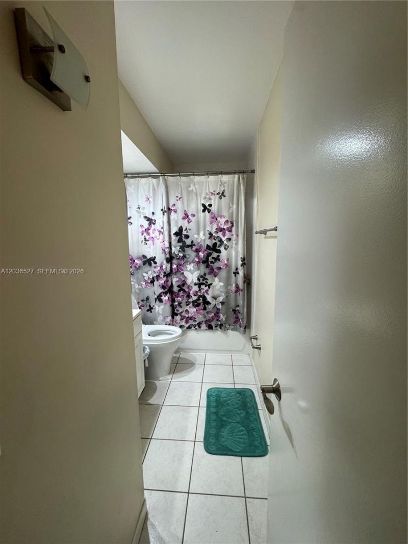 8625 NW 8th St , Unit 310, Miami, FL 33126 Photo