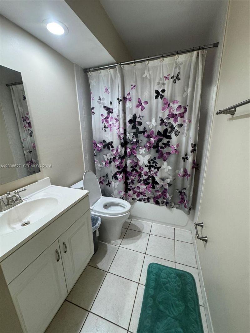 8625 NW 8th St , Unit 310, Miami, FL 33126 Photo
