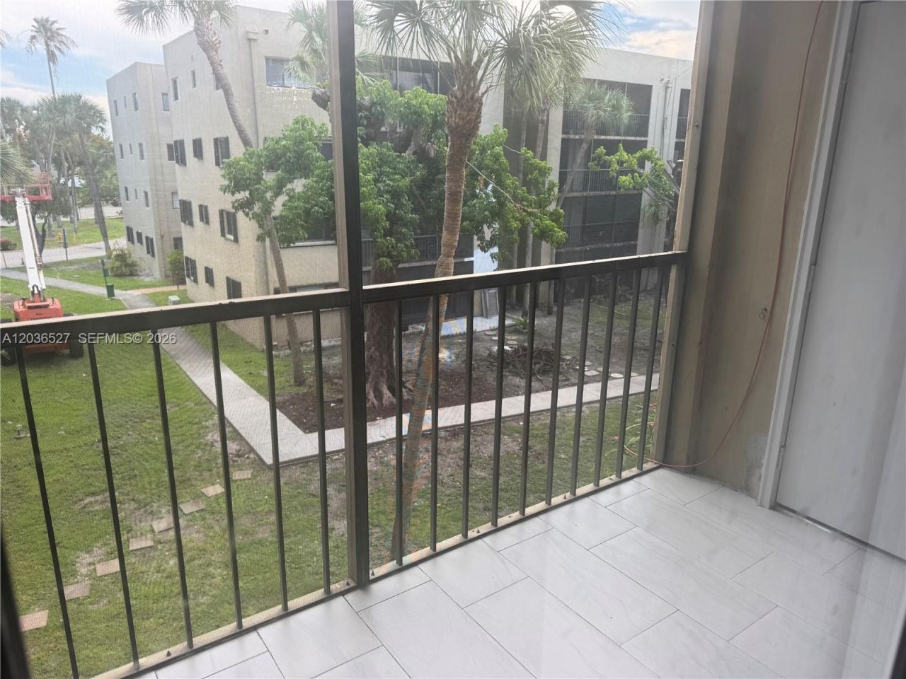 8625 NW 8th St , Unit 310, Miami, FL 33126 Photo