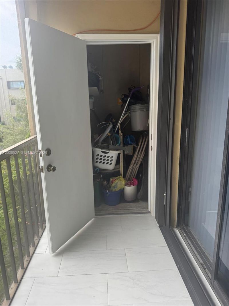 8625 NW 8th St , Unit 310, Miami, FL 33126 Photo