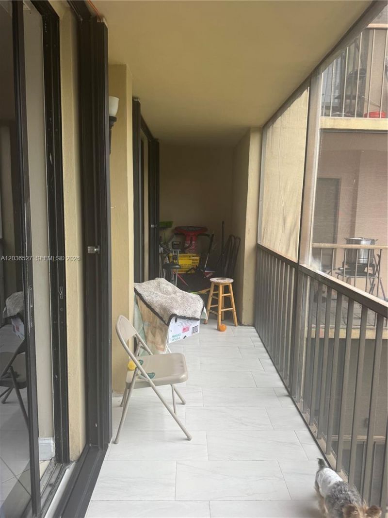8625 NW 8th St , Unit 310, Miami, FL 33126 Photo