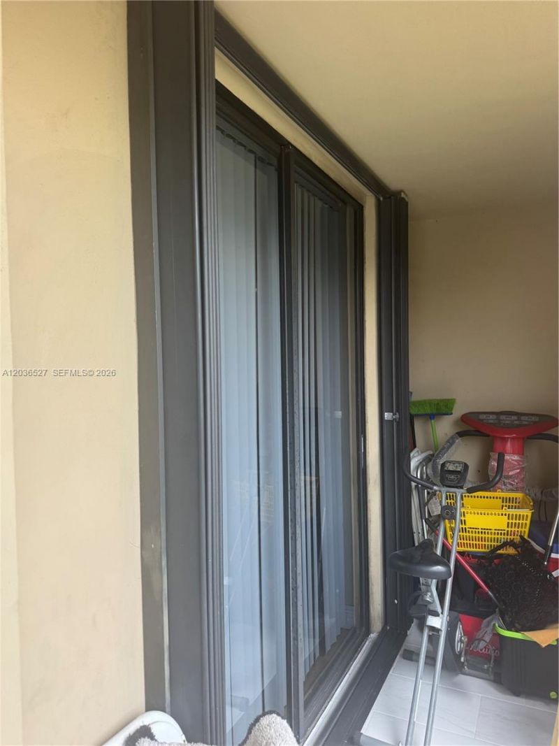 8625 NW 8th St , Unit 310, Miami, FL 33126 Photo