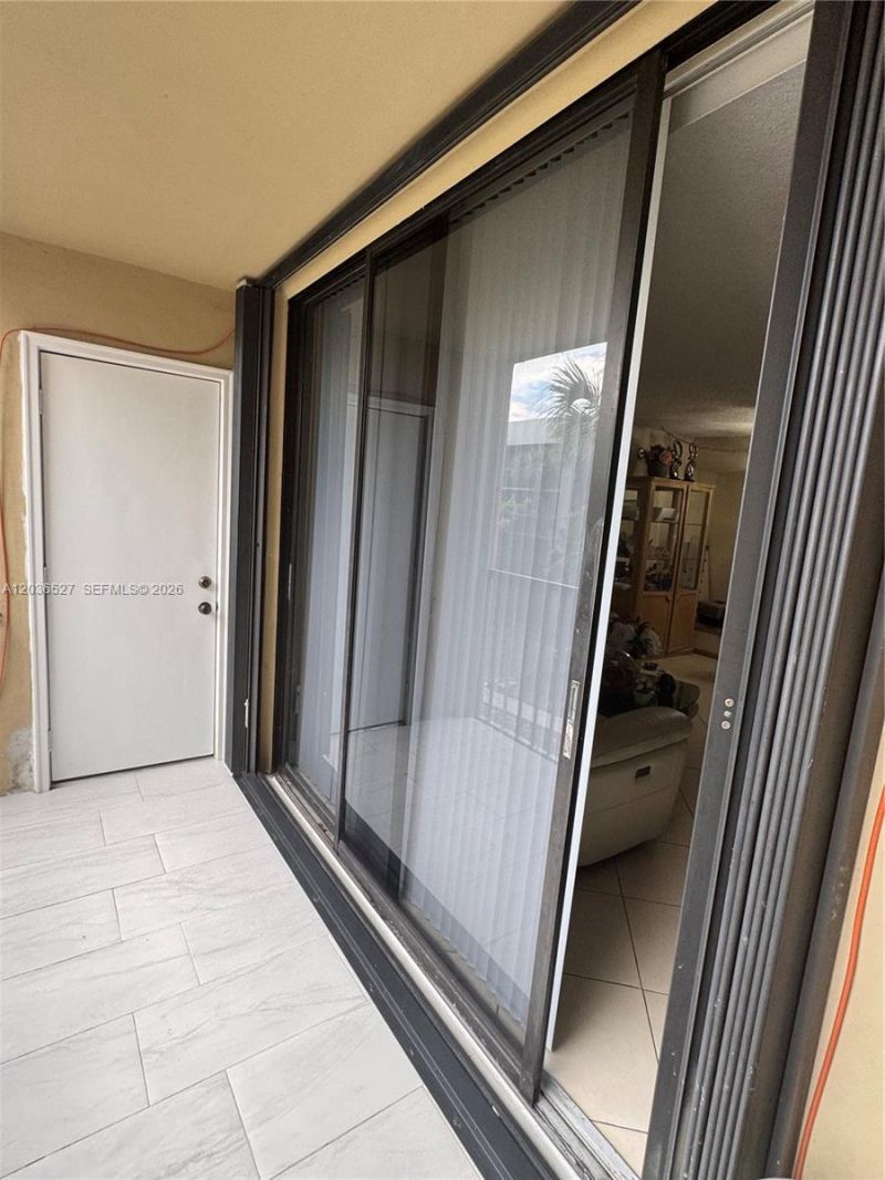 8625 NW 8th St , Unit 310, Miami, FL 33126 Photo