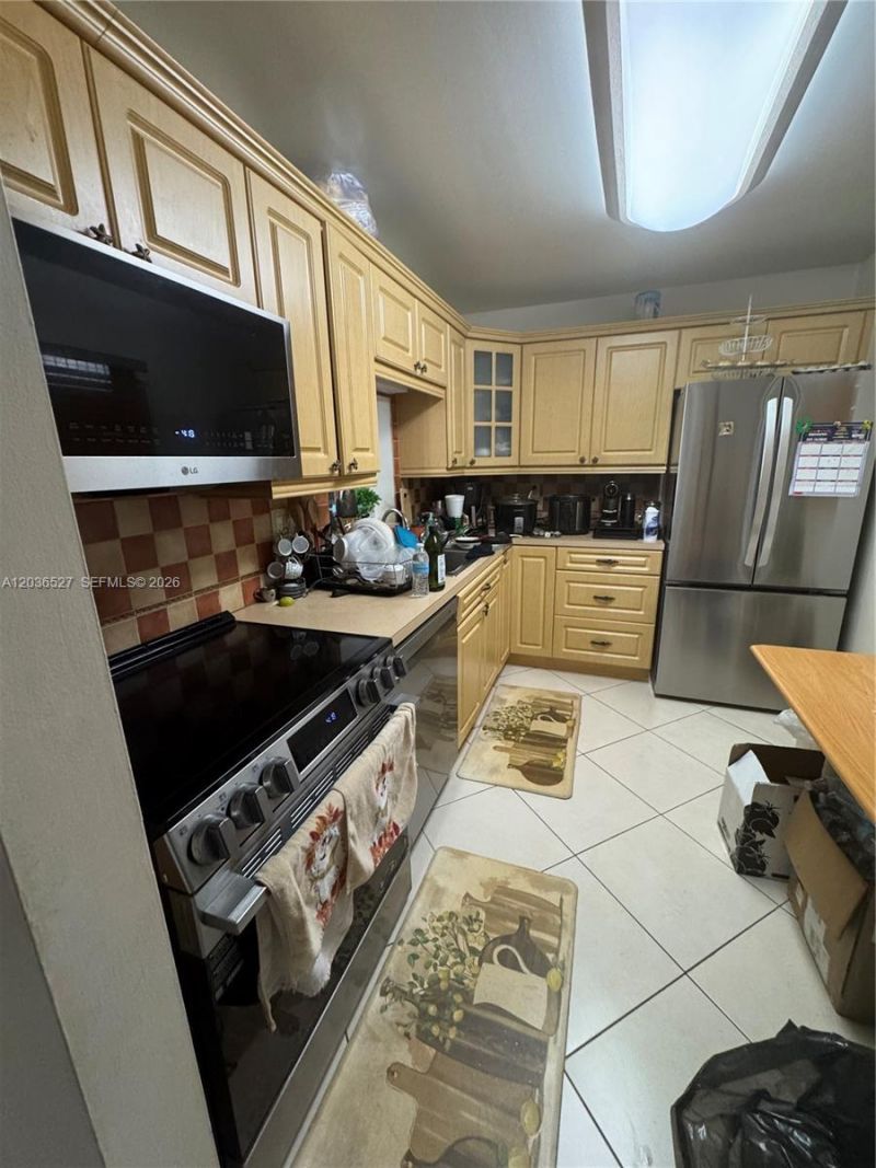 8625 NW 8th St , Unit 310, Miami, FL 33126 Photo