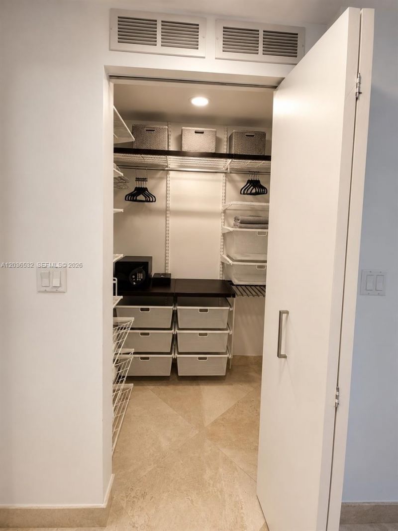 3000 NE 188th St, Unit 604, Aventura, FL 33180 Photo