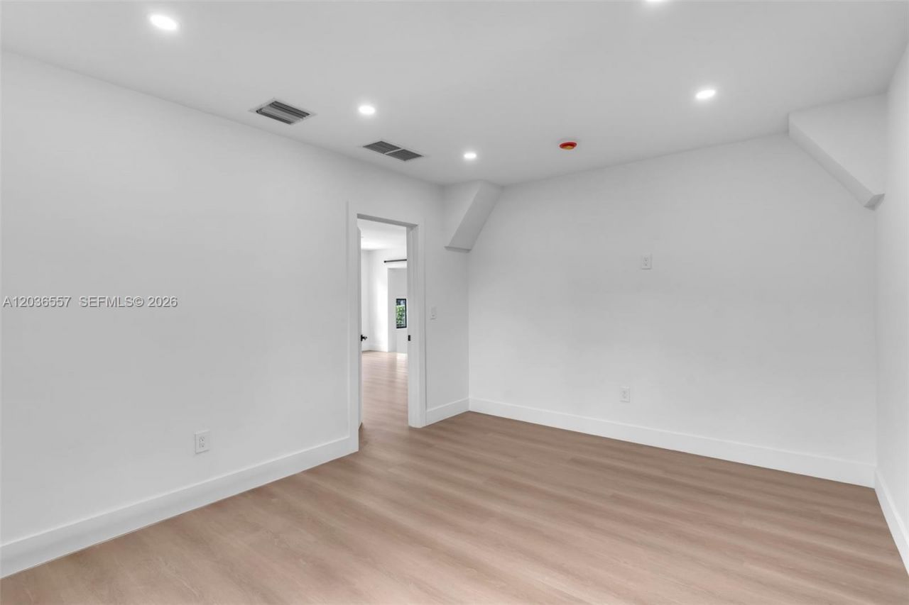 4353 SW 2nd St , Miami, FL 33134 Photo