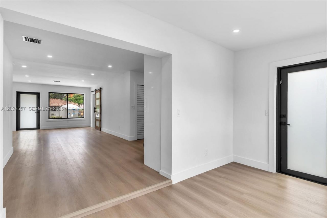 4353 SW 2nd St , Miami, FL 33134 Photo