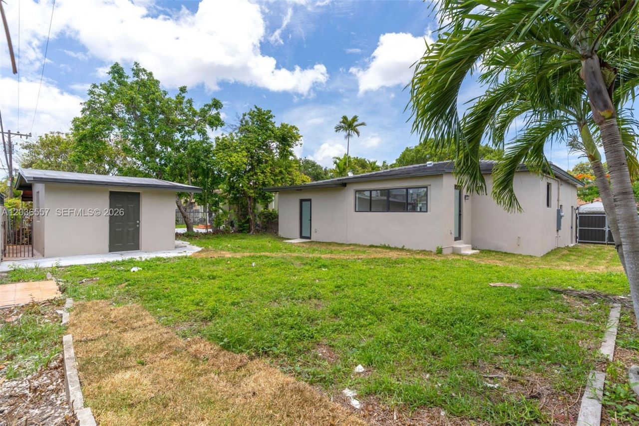 4353 SW 2nd St , Miami, FL 33134 Photo