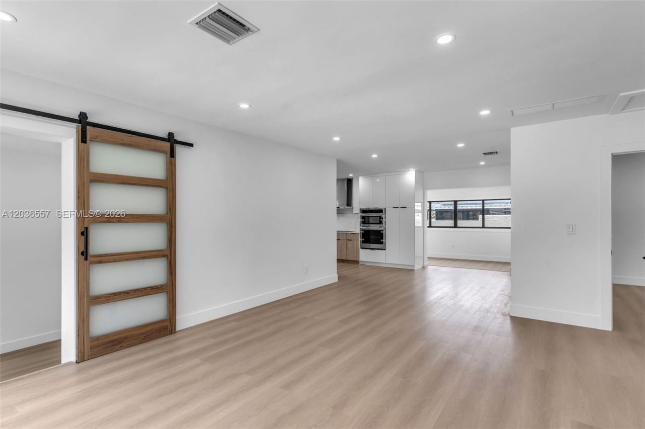 4353 SW 2nd St , Miami, FL 33134 Photo