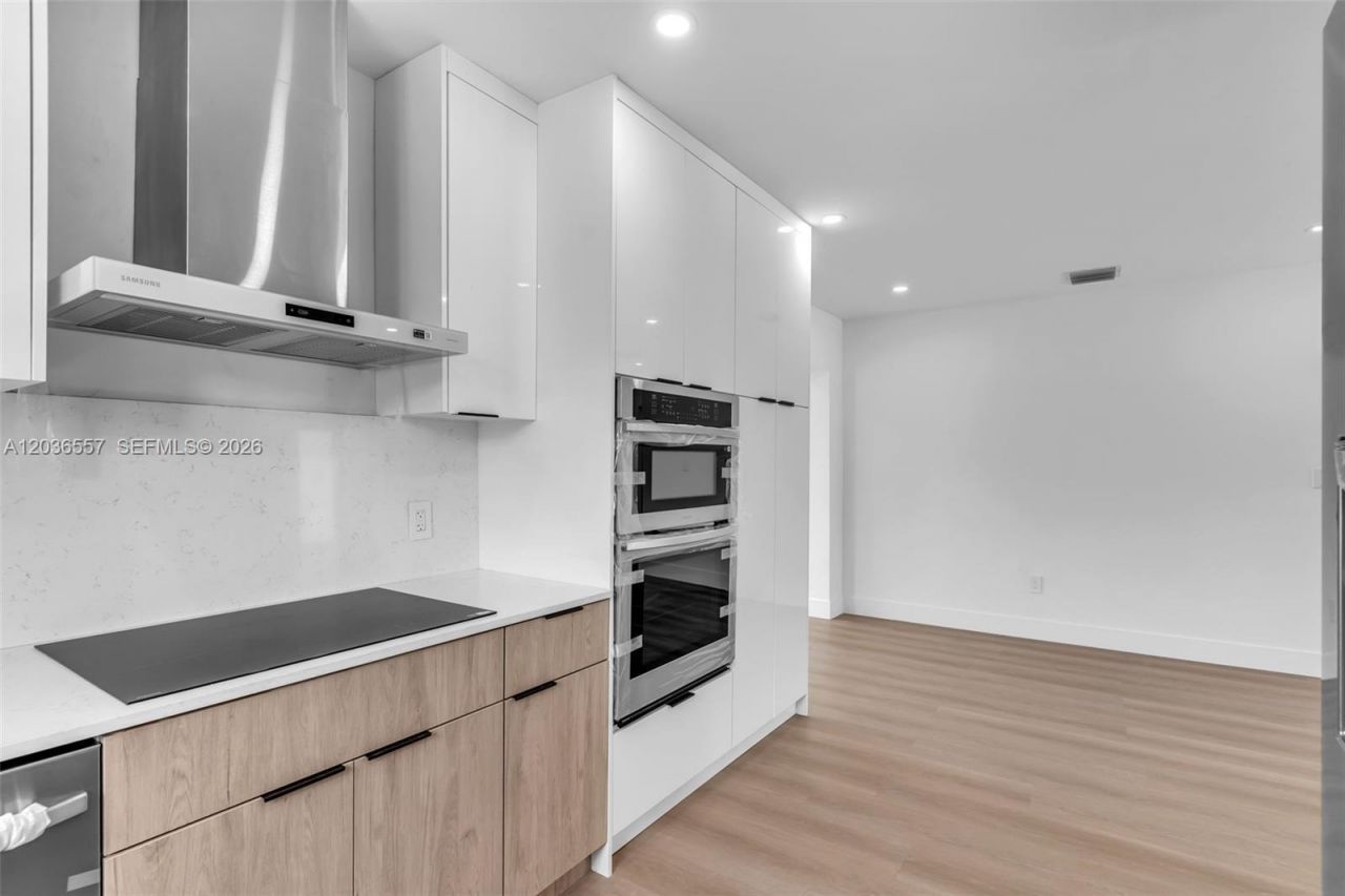 4353 SW 2nd St , Miami, FL 33134 Photo
